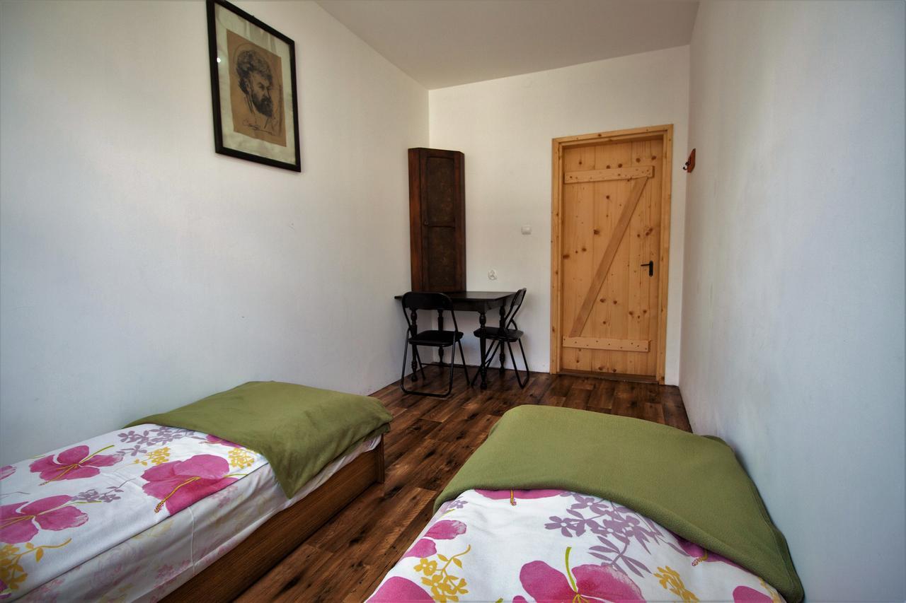 Hostel Kremenaros Ustrzyki Górne Exterior foto