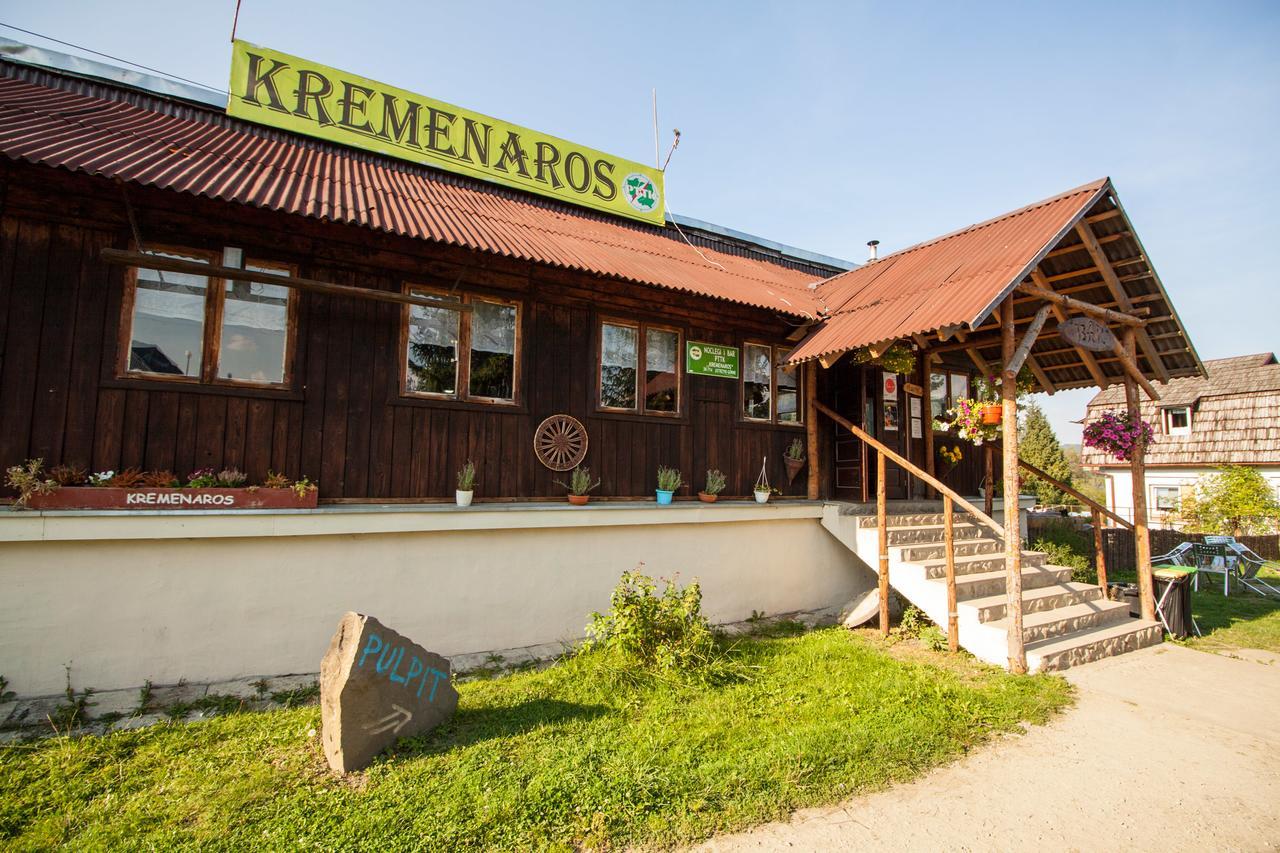 Hostel Kremenaros Ustrzyki Górne Exterior foto